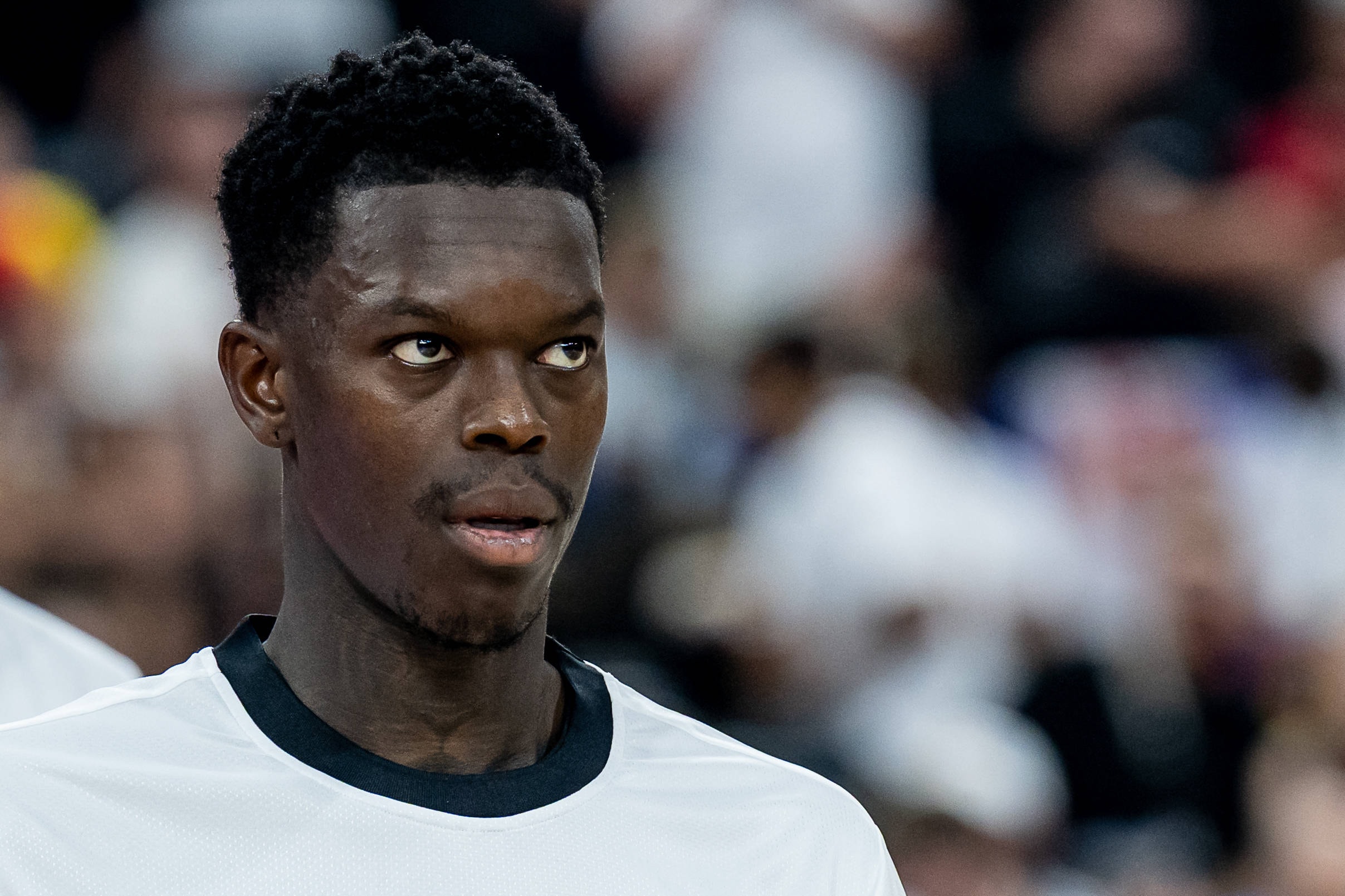 Dennis Schröder: "Tôi không nhận được tình yêu thương như vậy chỉ vì tôi có làn da ngăm đen"