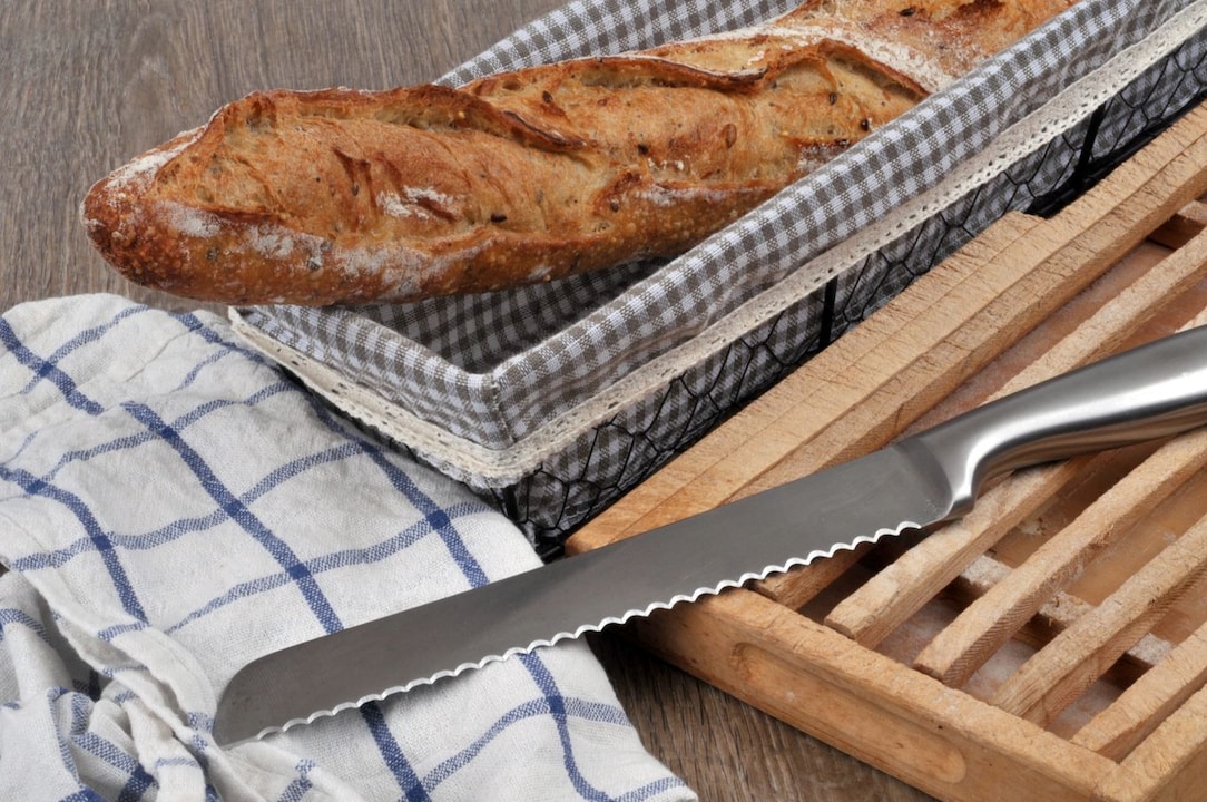 Pour une croûte croustillante : le couteau à pain