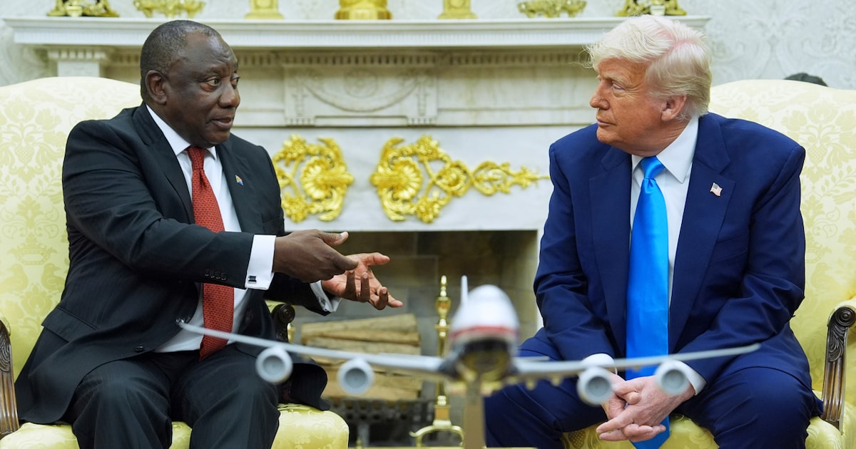 Visit escalates: Trump surprises South African president in the Oval ...