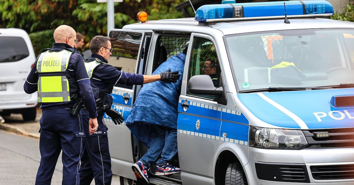 Neu gewählte SPD-Bürgermeisterin vor ihrem Haus niedergestochen