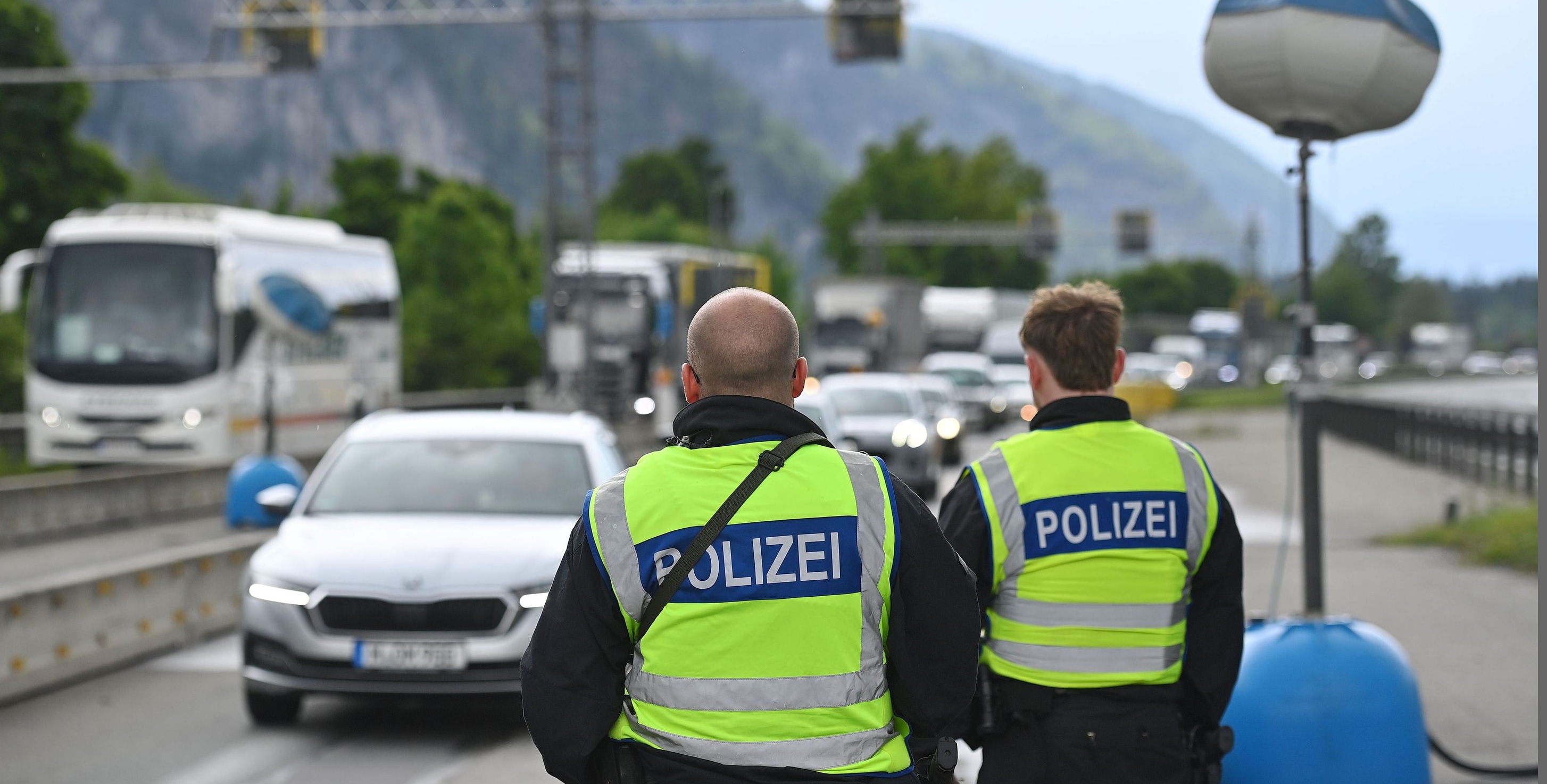 Grenzkontrolle der Bayerischen Grenzpolizei am Grenzübergang Kiefersfelden