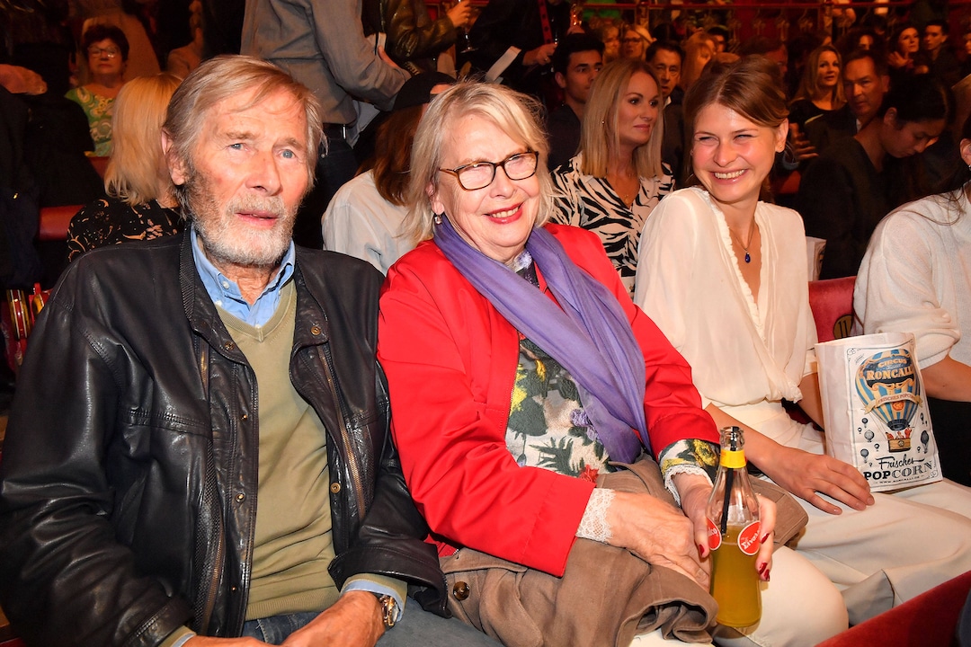 Horst Janson mit seiner Ehefrau Hella und Tochter Laura Janson.